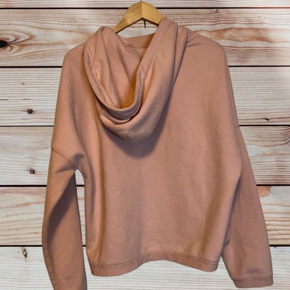Root canada pullover/Hoodie in like new condition. Its more of a baby pink color - Picture 2 of 3